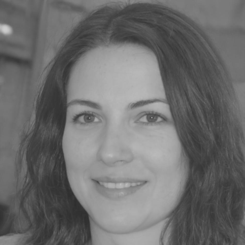 Kommunikationsspezialistin in Besprechung mit Kunden